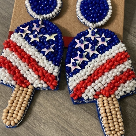 Celebrate AMERICAN FLAG MOTIF POPSICLE BEADED 4th of July DANGLE EARRINGS - Picture 2 of 7